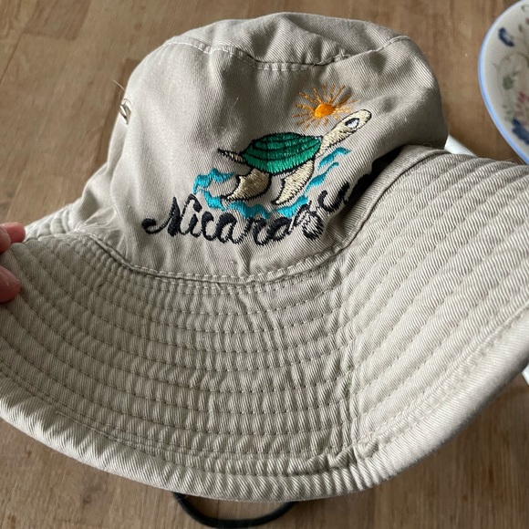 Nicaragua Bucket Hat w/ string. - Picture 3 of 5